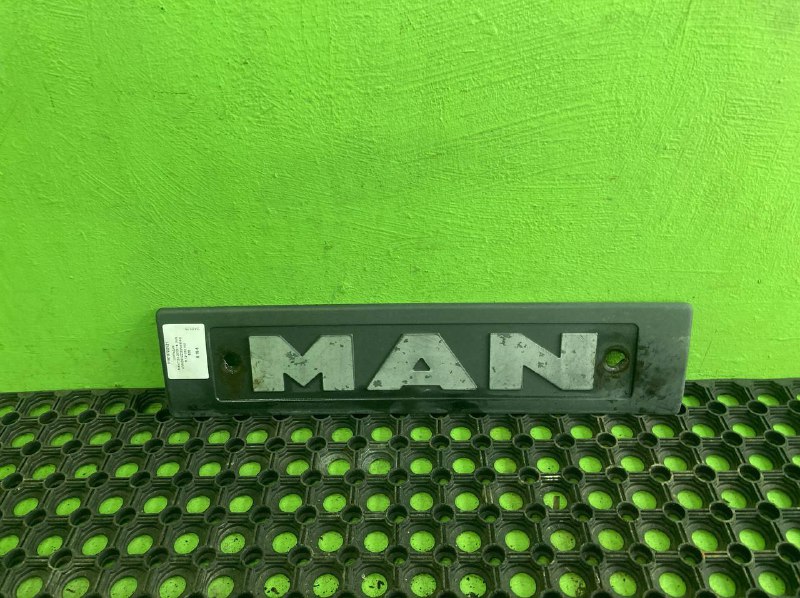 Шильдик MAN TGX
