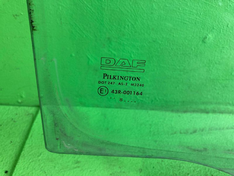 Стекло двери DAF XF105