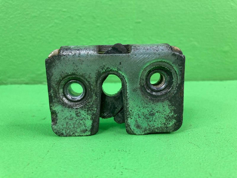 Замок двери правый DAF XF95