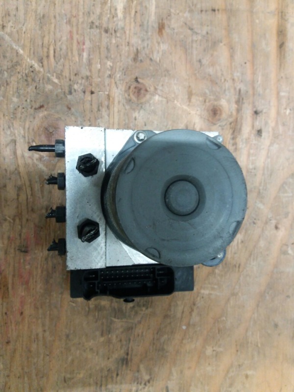 Блок ABS насос АБС Audi A4 B7 2.0 BWE 2005-2007г. Оригинал. В отличном состоянии. Контрактная запчасть из Японии. Без пробега по РФ. Отправим в регионы ТК.