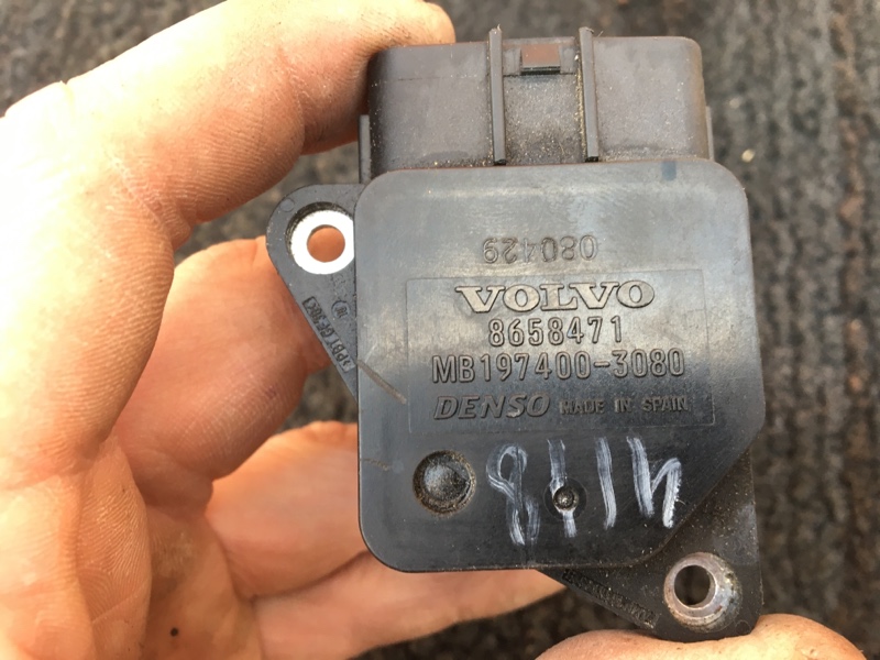 Расходомер воздуха массметр на Volvo S40 II / Вольво С40 2 рестайлинг 2004-2012г. Оригинал. В отличном состоянии. Без дефектов. Контрактная запчасть из Японии. Без пробега по РФ. Отправим в регионы ТК.