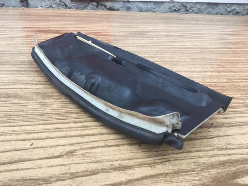 Перегородка накладка моторного отсека на BMW 1 E87 E81 / БМВ Е87 рестайлинг 2004-2011г\nНакладка центральная отопителя.\nОригинал.\nОтличное состояние.\nКонтрактная запчасть из Японии.\nДоставка в регионы.\nПрименимость:\nBMW 1-serie E82/E88 2007-2013\nBM