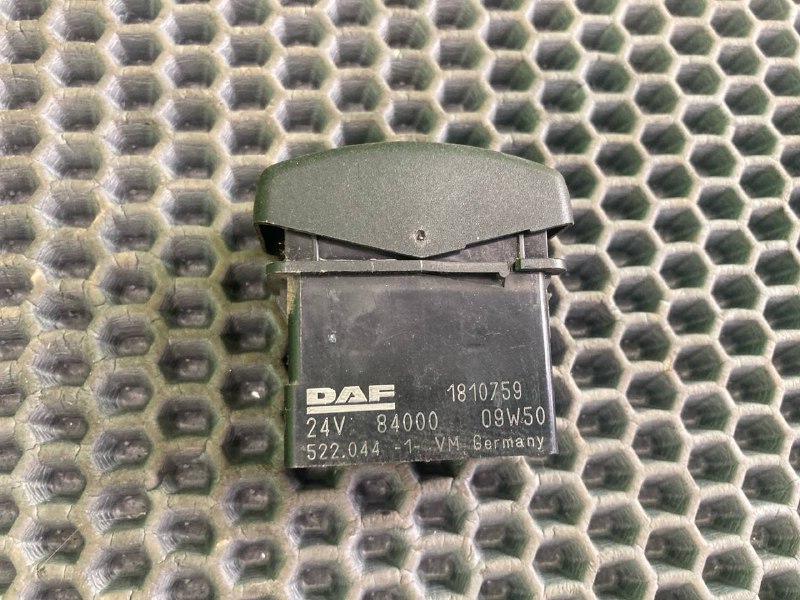 Выключатель клавишный DAF XF105