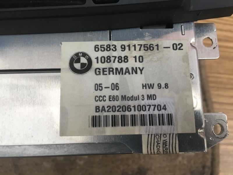 Магнитола CCC на БМВ 5 Е60 Е61 / BMW 5 Е60 Е61 2003-2009г.\nОригинал.\nВ отличном состоянии. Без дефектов.\nКонтрактная запчасть из Японии.\nБез пробега по РФ.\nОтправим в регионы ТК.\nГарантия на установку и проверку.\nПрименимость:\nBMW 5-Series E39 199