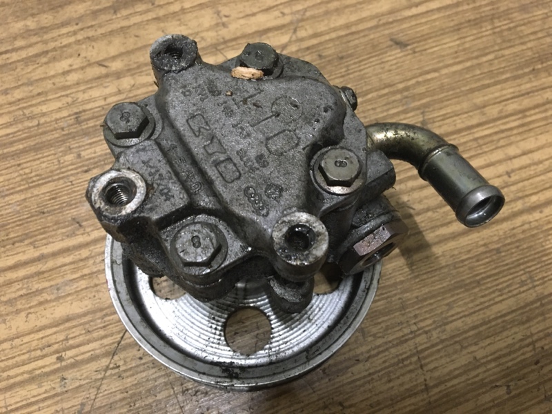Насос гидроусилителя шкив Audi A4 B6 AMB 1.8 Turbo 2000-2004 г.\nШкив насоса гидроусилителя Ауди А4 Б6 AMB 1.8 Turbo 2000-2004 г.\nОригинал.\nВ хорошем состоянии.\nГарантия на установку и проверку.\nОтправим в регионы ТК.