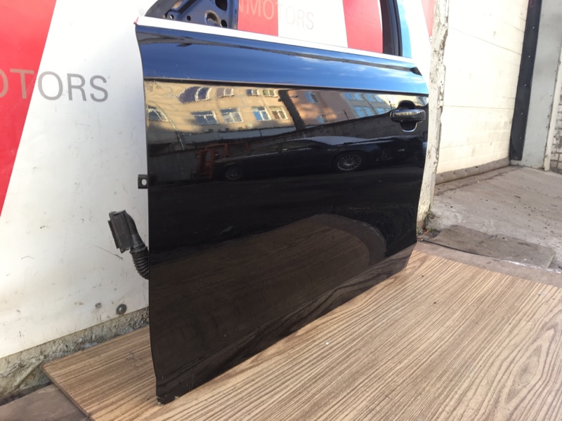 Дверь передняя левая на Audi A4 B8 / Ауди А4 Б8 2007-2015г.\nЦвет черный.\nОригинал.\nВ отличном состоянии. Без дефектов.\nДверь продается в сборе, как на фото.\nВ комплект входит моторчик стеклоподъемника.\nКонтрактная запчасть из Японии.\nОтправим в рег