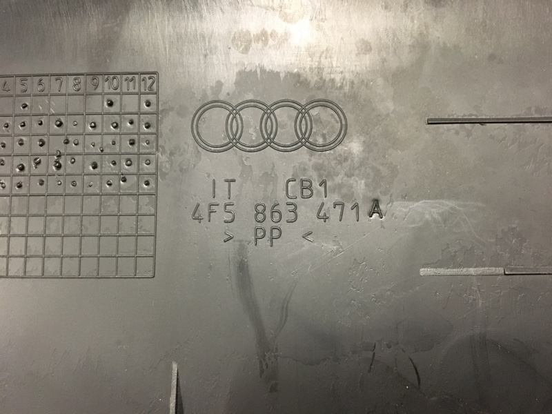 Обшивка багажника на Audi A6 C6 4F / Ауди А6 С6 2006-2012г. Оригинал. В отличном состоянии. Целый. Без дефектов. Контрактная запчасть из Японии. Отправим в регионы ТК.