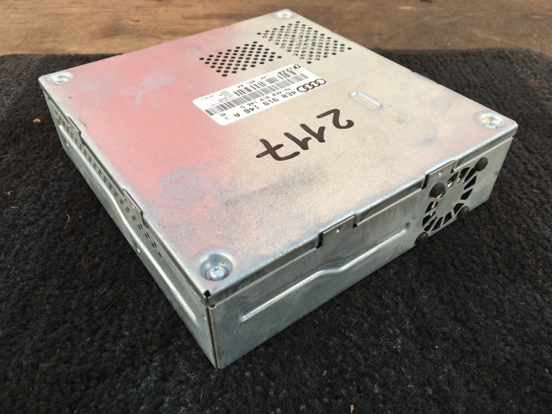 TV-тюнер на Audi A6 C6 4F / Ауди А6 С6 2006-2012г. Оригинал. В отличном состоянии. Целый. Без дефектов. Контрактная запчасть из Японии. Отправим в регионы ТК.