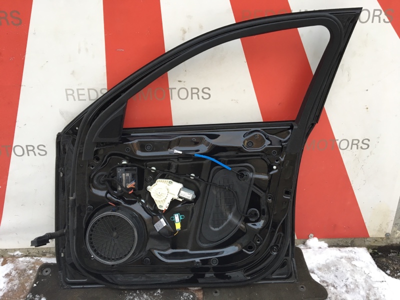 Дверь передняя правая на Audi A4 B8 / Ауди А4 Б8 2007-2015г.\nОригинал.\nВ отличном состоянии. Без дефектов. Без коррозии.\nДверь продается в сборе со стеклом, стеклоподъемником, блоком комфорта, ручкой двери.\nВсё как на фото.\nКонтрактная запчасть из Яп