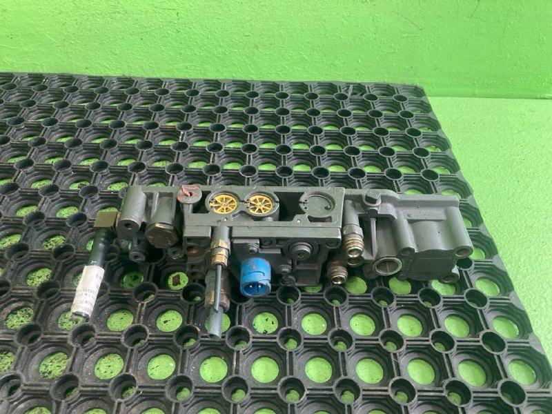 Блок клапанов КПП DAF XF105