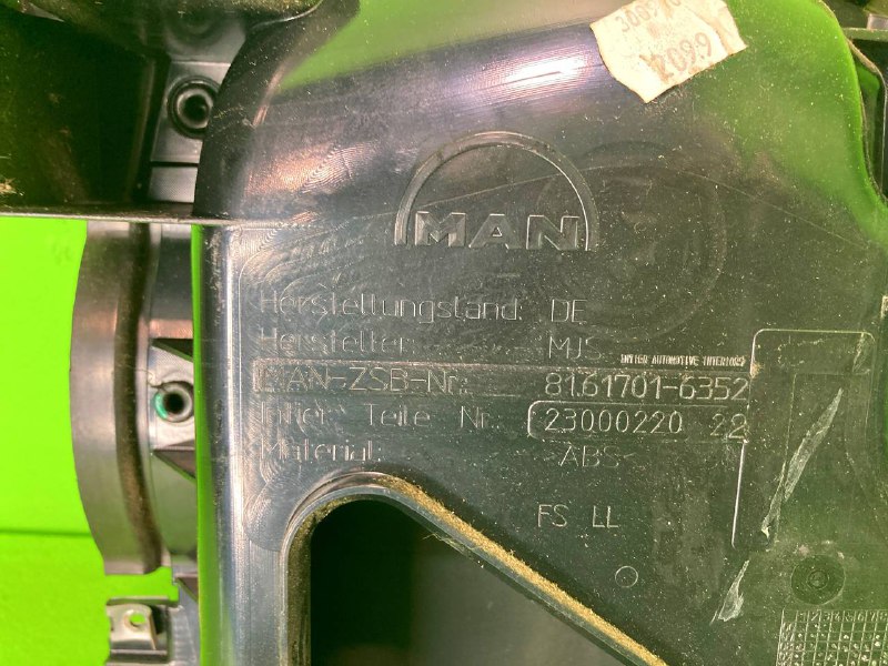 Накладка панели MAN TGX
