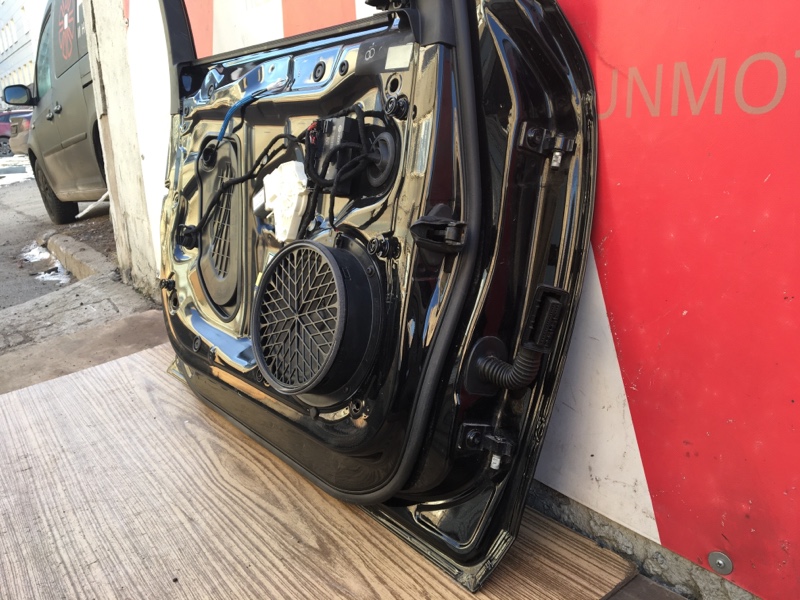 Дверь передняя левая на Audi A4 B8 / Ауди А4 Б8 2007-2015г.\nЦвет черный.\nОригинал.\nВ отличном состоянии. Без дефектов.\nДверь продается в сборе, как на фото.\nВ комплект входит моторчик стеклоподъемника.\nКонтрактная запчасть из Японии.\nОтправим в рег