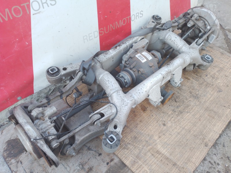Балка задняя подрамник в сборе на БМВ 5 Е60 Е61 / BMW 5 Е60 Е61 2003-2009г.\nОригинал.\nПробег авто по Японии 65200 км.\nВ отличном состоянии, без ржавчины, все сайлентблоки целые.\nКонтрактная запчасть из Японии. Без пробега по РФ. Отправим в регионы ТК.