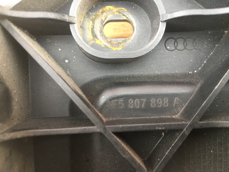Направляющая заднего бампера правая на Audi A6 C6 4F / Ауди А6 С6 2006-2012г. Оригинал. В отличном состоянии. Целый. Без дефектов. Контрактная запчасть из Японии. Отправим в регионы ТК.