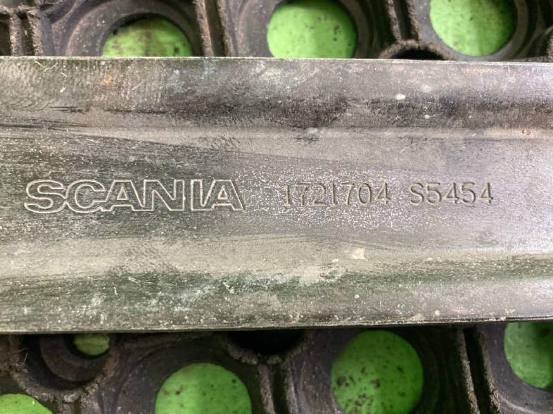Кронштейн радиатора SCANIA R420