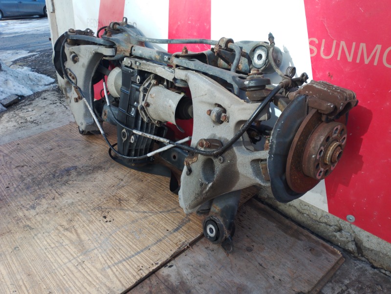 Балка задняя подрамник в сборе на на Audi A4 B6 / Ауди А4 Б6 2000-2006г. Полный привод.\nОригинал.\nПробег авто по Японии 53600 км.\nВ отличном состоянии, без ржавчины, все сайлентблоки целые.\nКонтрактная запчасть из Японии. Без пробега по РФ. Отправим в