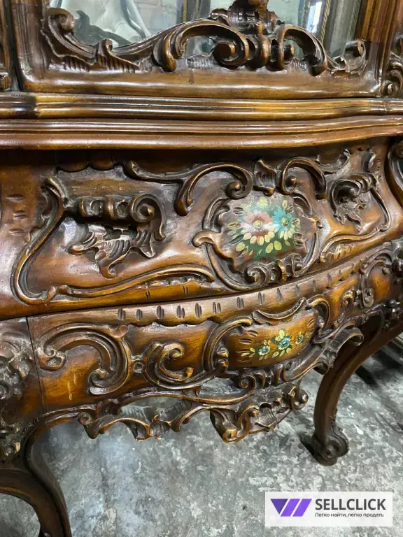 Витрина. Шкаф для посуды. Барокко. Винтажная мебель