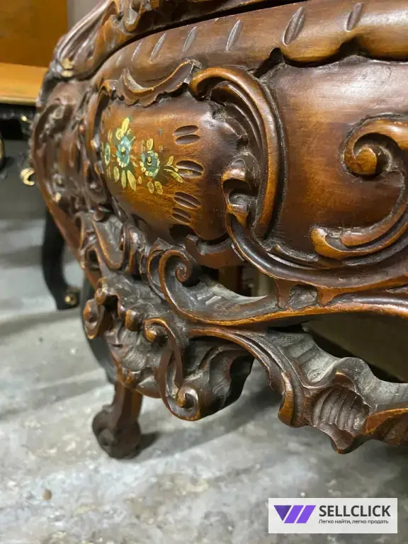 Витрина. Шкаф для посуды. Барокко. Винтажная мебель