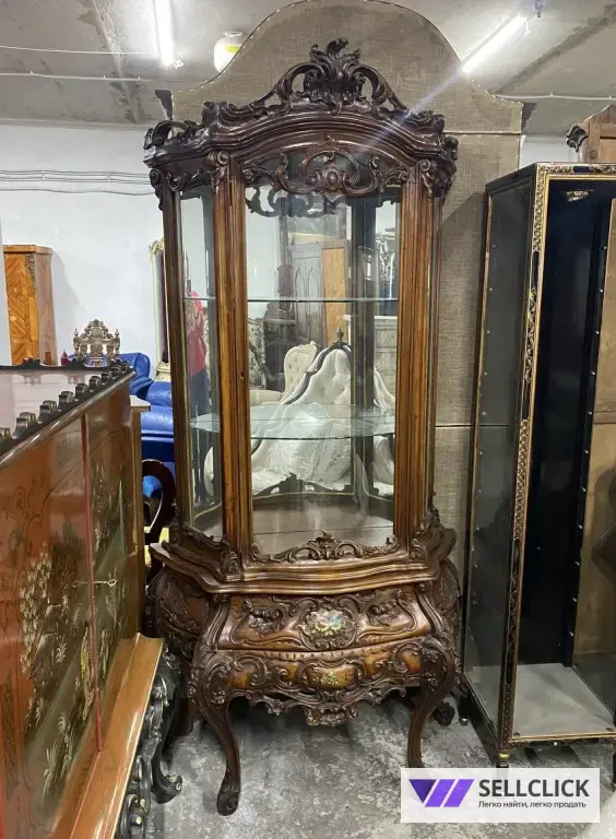 Витрина. Шкаф для посуды. Барокко. Винтажная мебель