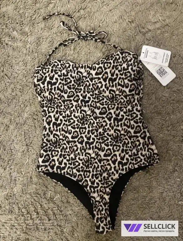 Сдельный купальник новый размер 40-42