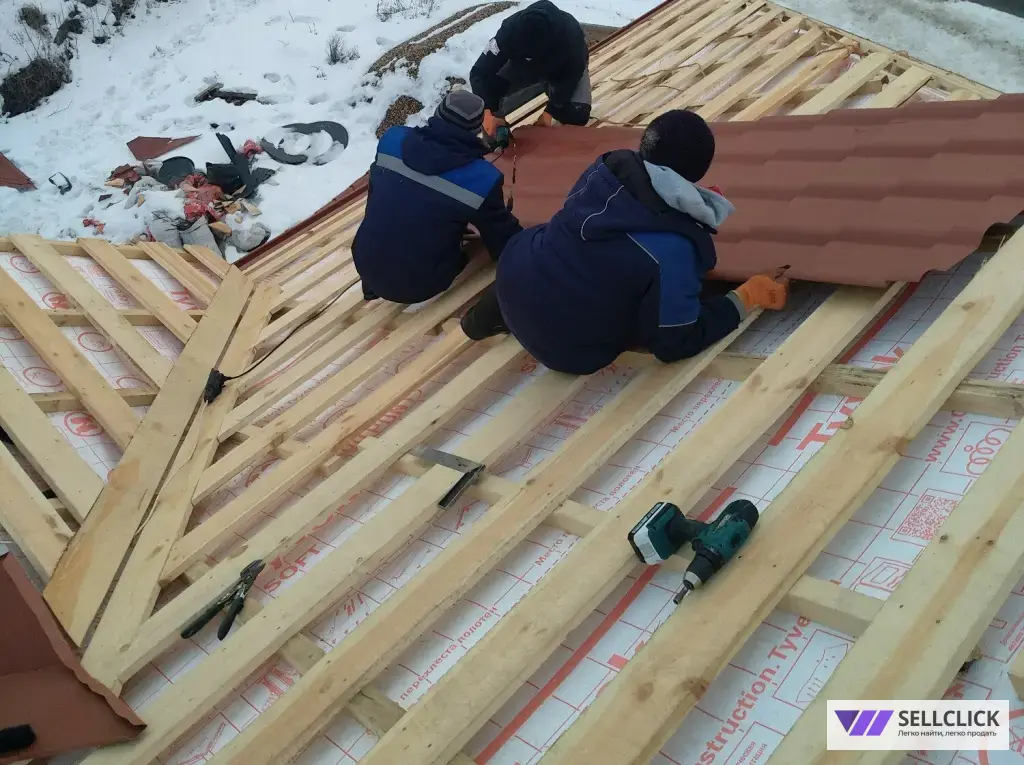 бригада кровельщиков