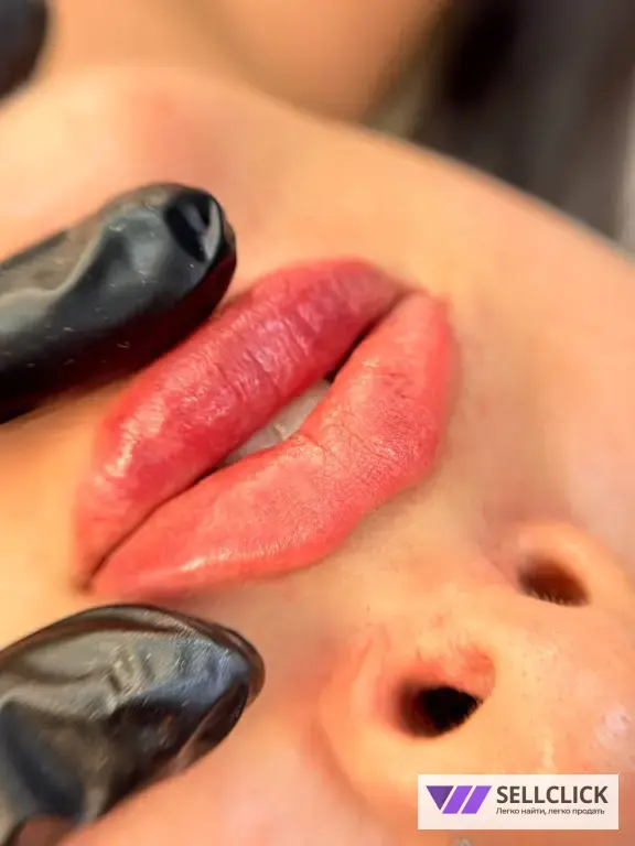 Увеличение губ Нити увеличение ягодиц Ботокс