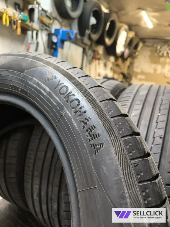 235/55/18 Yokohama