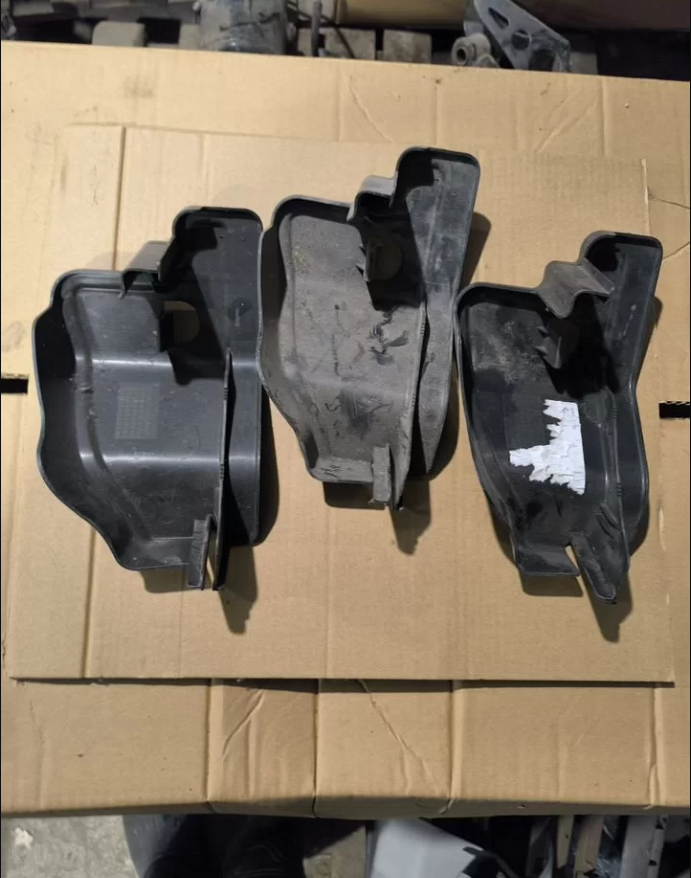 Накладка корпуса воздушного фильтра Пежо Ситроен