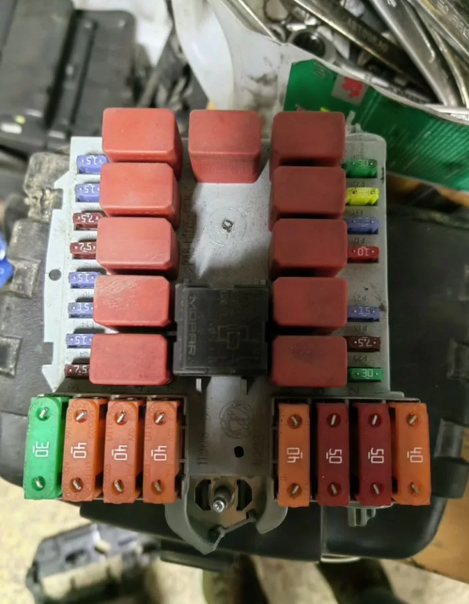 Блок предохранителей BSM Пежо Боксер Фиат Дукато