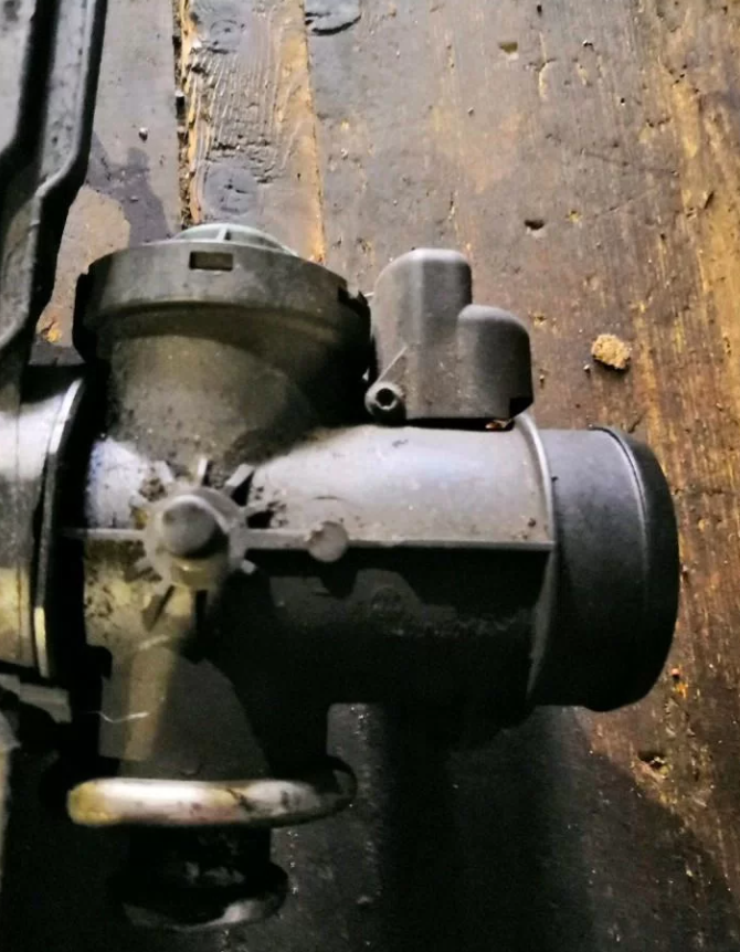 Дроссель Пежо партнёр 1.9 D