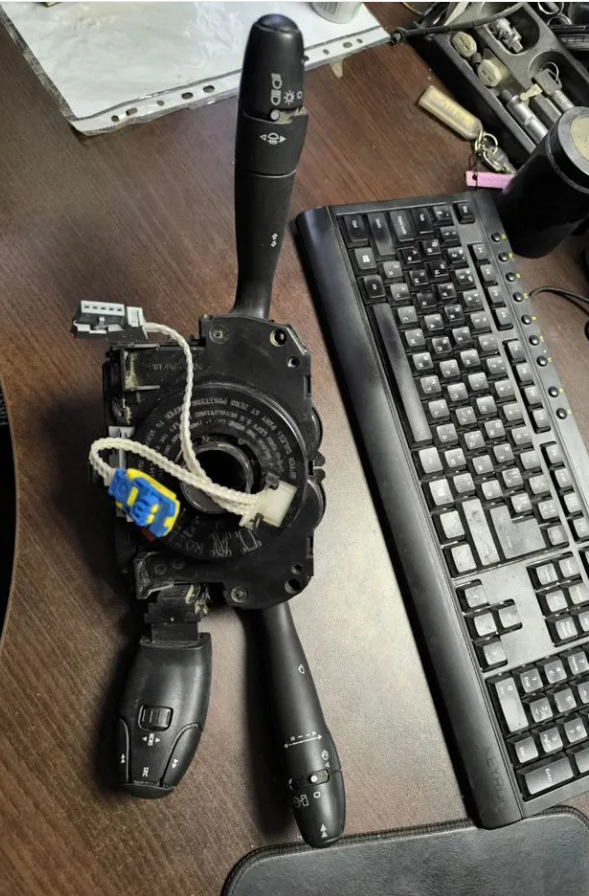 Подрулевой переключатель Берлинго Партнёр Б9