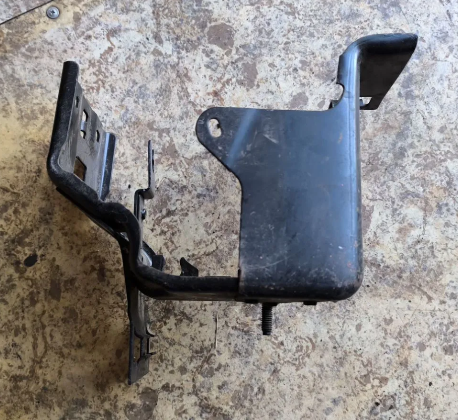 Кронштейн блока абс Берлинго Партнёр б9