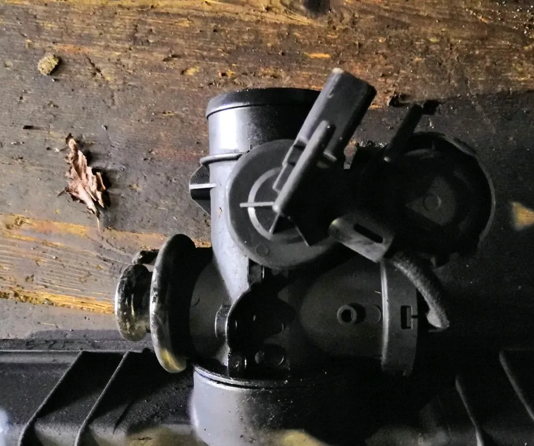 Дроссель Пежо партнёр 1.9 D