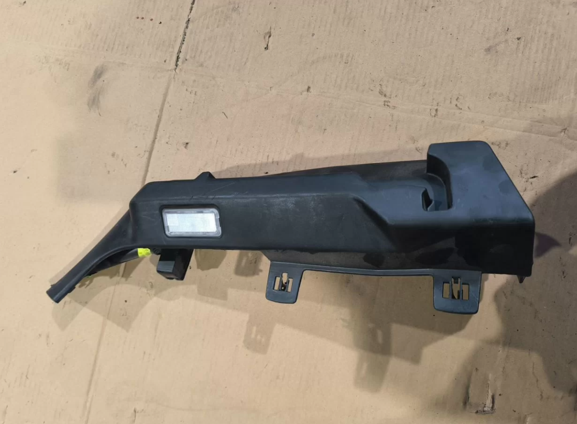 Обшивка багажника левая пежо 308