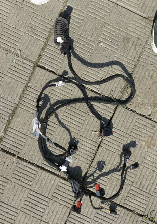 Проводка левой двери Пежо Боксер