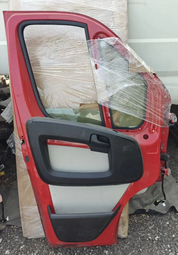 Левая дверь водительская Пежо Боксер