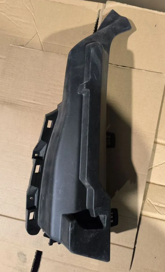 Накладка полки багажника правая Пежо 308