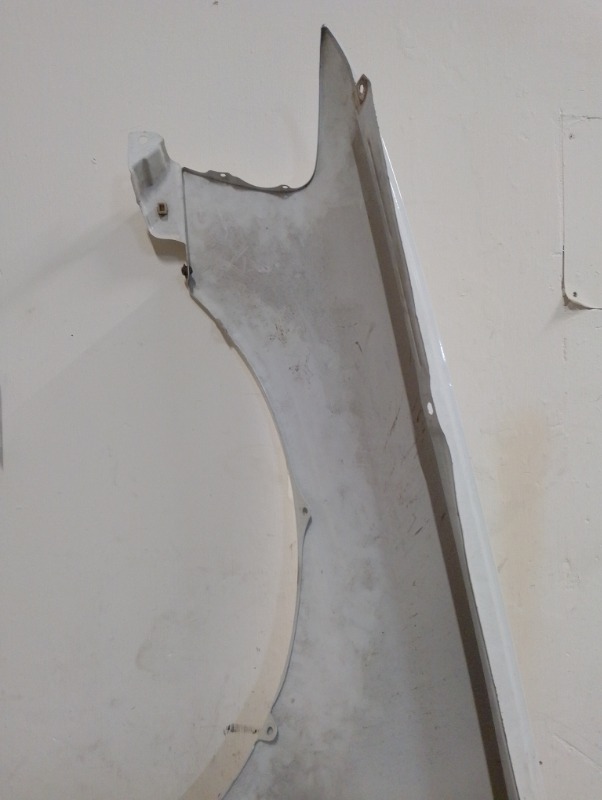 Крыло переднее правое,Контрактная запчасть,авто без пробега по РФ.,отличное,оригинал