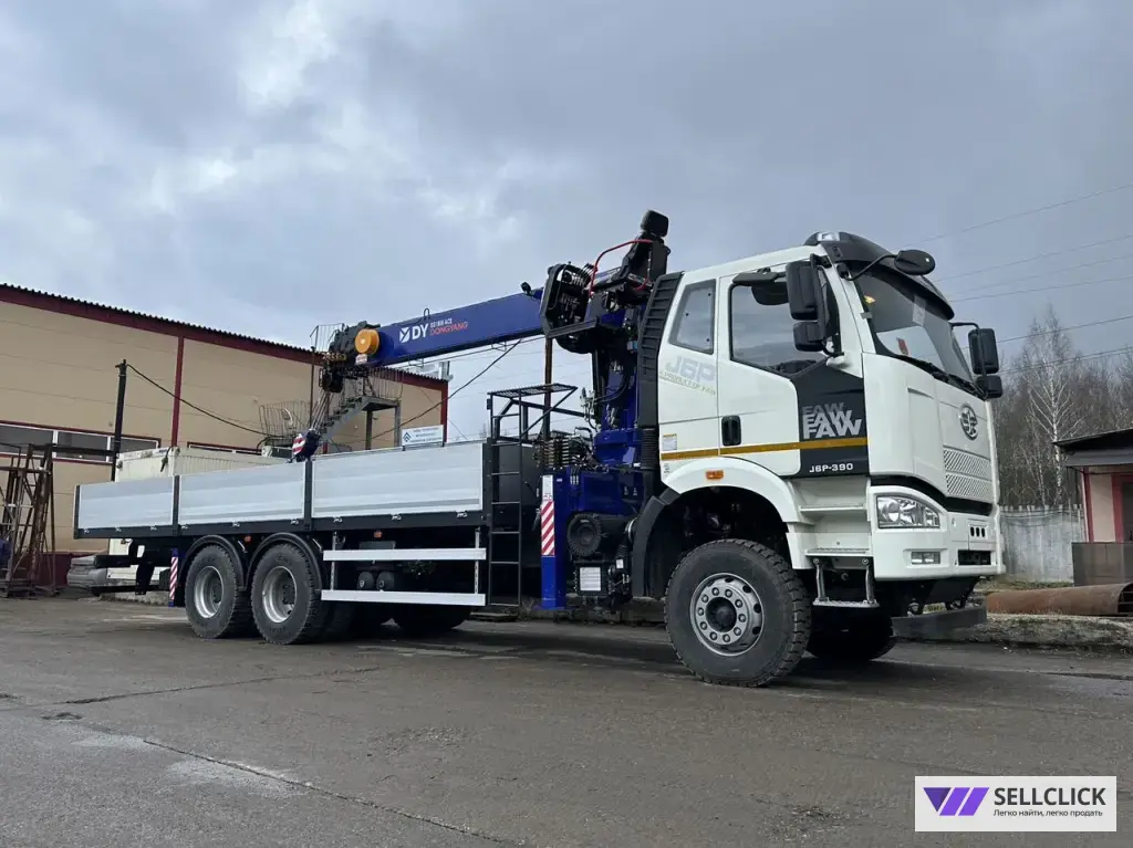 Бортовой грузовик FAW J6P CA3250 с КМУ DongYang