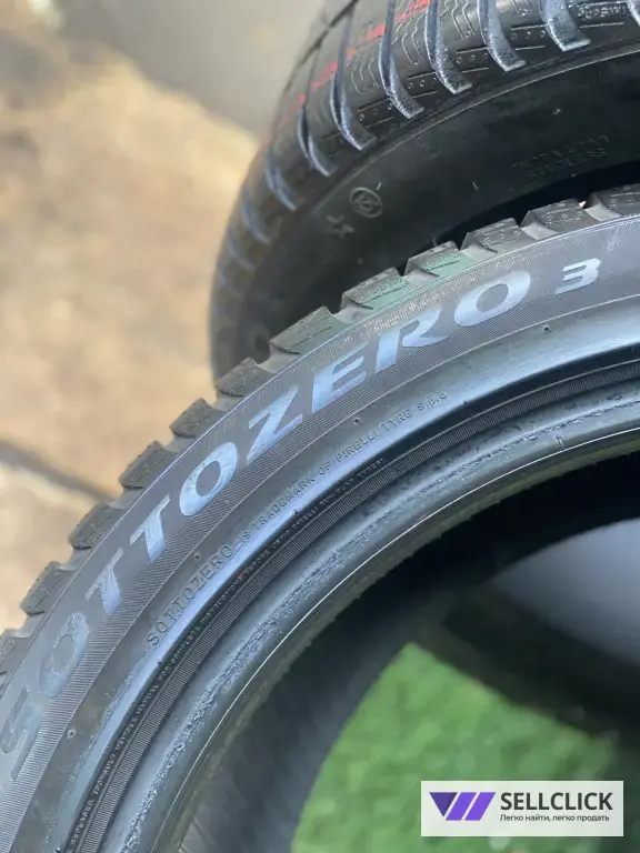 275/40 r20 Pirelli scorpion winter run flat