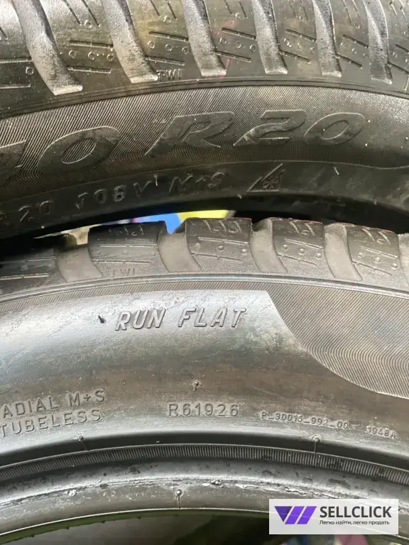 275/40 r20 Pirelli scorpion winter run flat