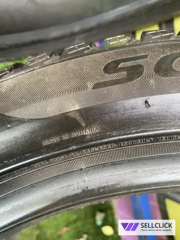 275/40 r20 Pirelli scorpion winter run flat