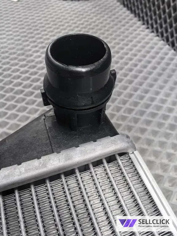 Радиатор охлаждения Volkswagen Passat 1K0121253L