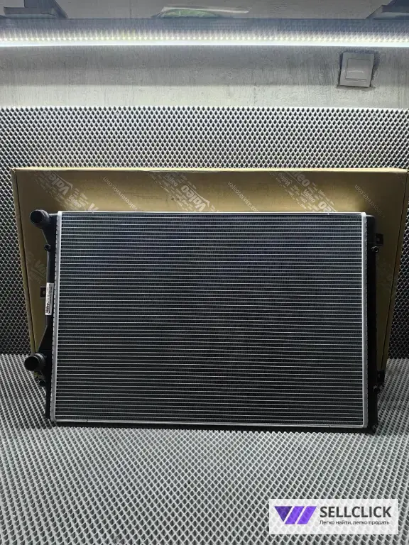 Радиатор охлаждения Volkswagen Passat 1K0121253L