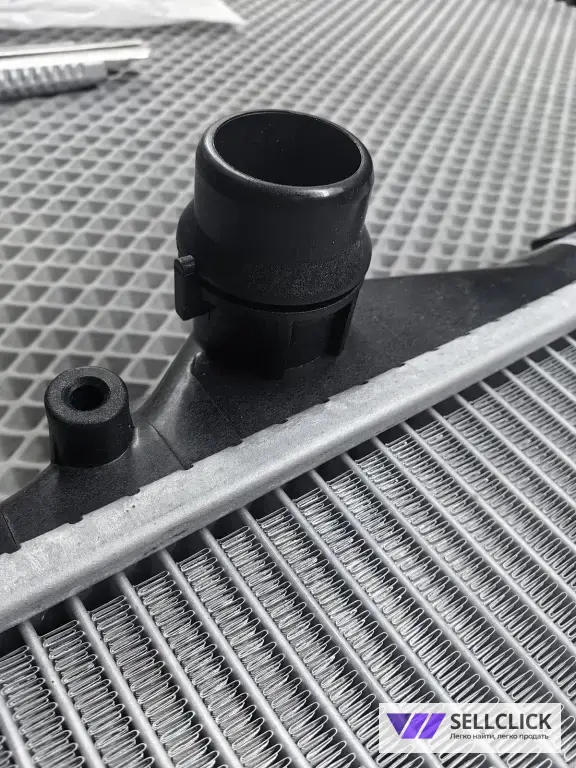 Радиатор охлаждения Volkswagen Passat 1K0121253L