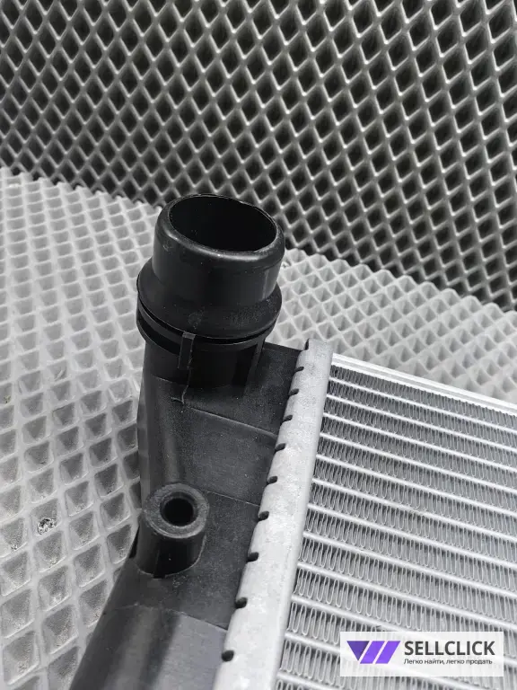 Радиатор охлаждения Volkswagen Passat 1K0121253L