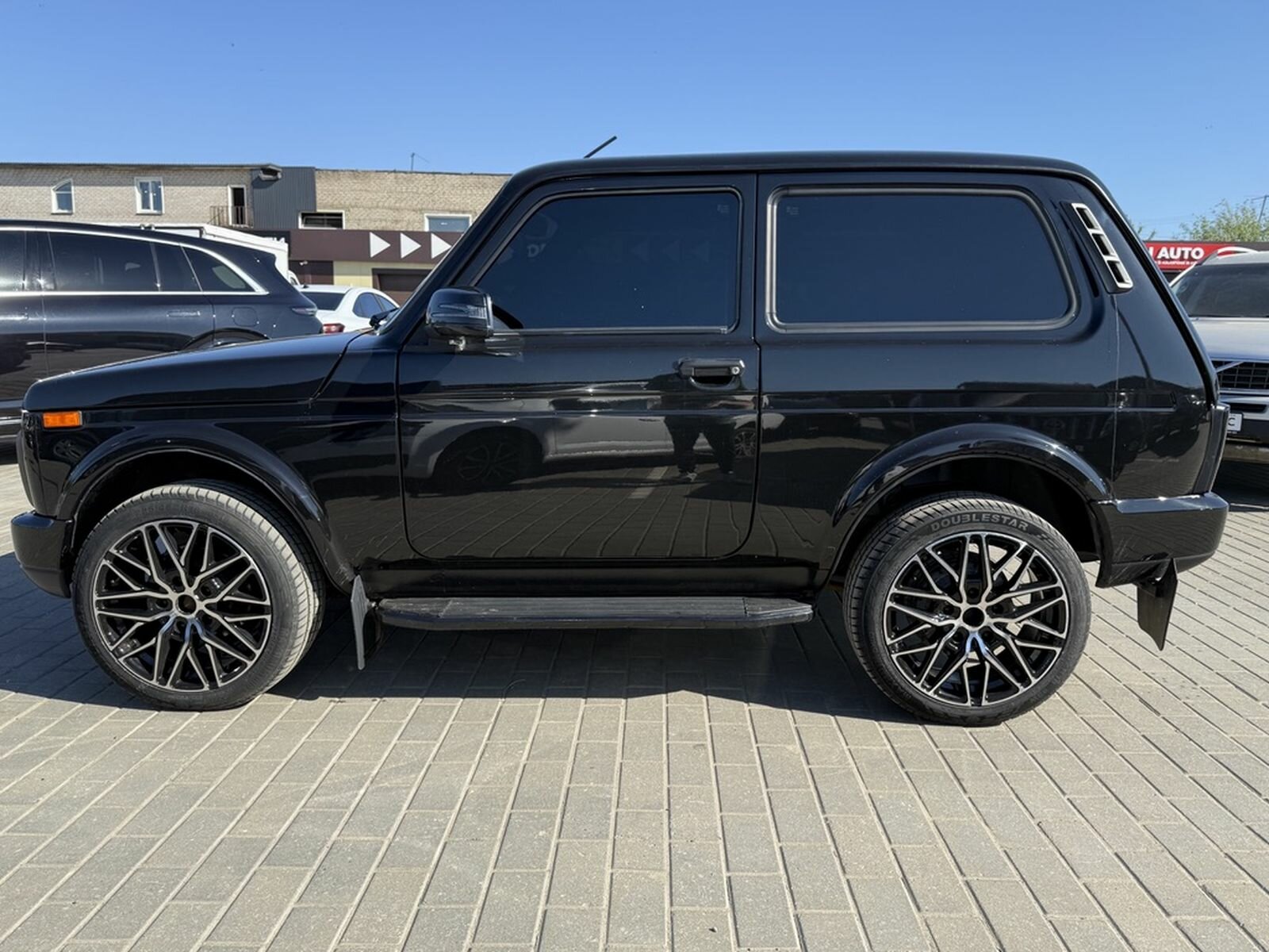 Lada (ВАЗ) Niva Legend, I BLACK (2021-2022) Внедорожник 3 дв. 2023 Черный 1.7 MT (83 л.с.) 4WD 16466 км