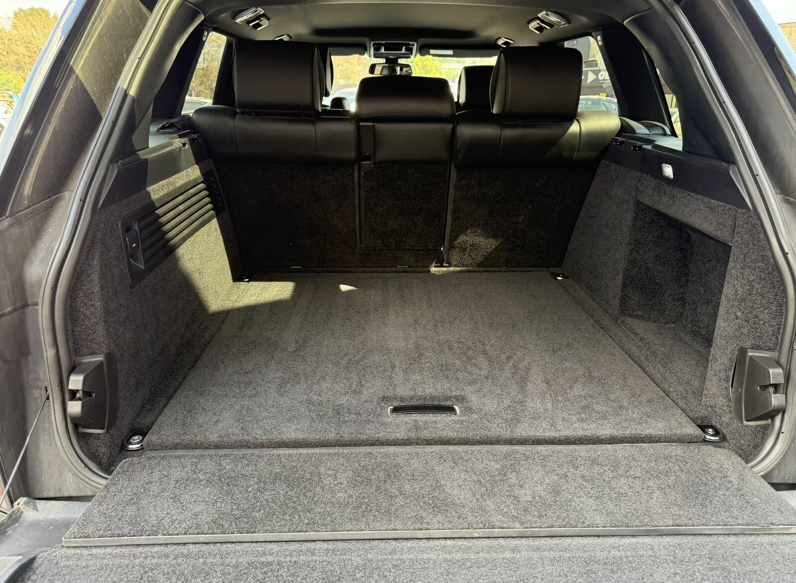 Land Rover Range Rover, IV Vogue Внедорожник 5 дв. 2015 Черный 3.0d AT (248 л.с.) 4WD 218001 км