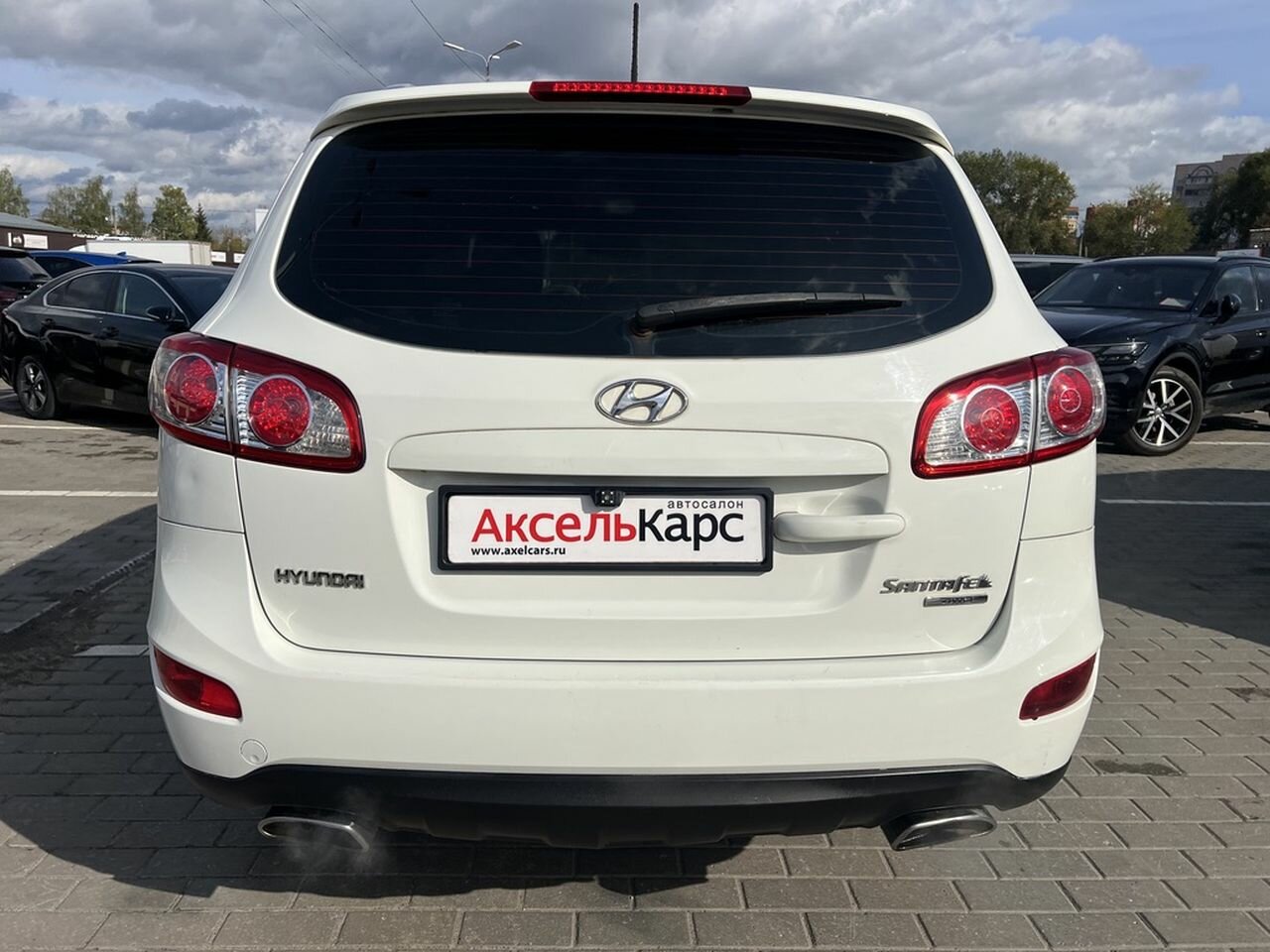 Hyundai Santa Fe, II Рестайлинг Elegance + Navi Внедорожник 5 дв. 2010 Белый 2.4 AT (174 л.с.) 4WD 335410 км