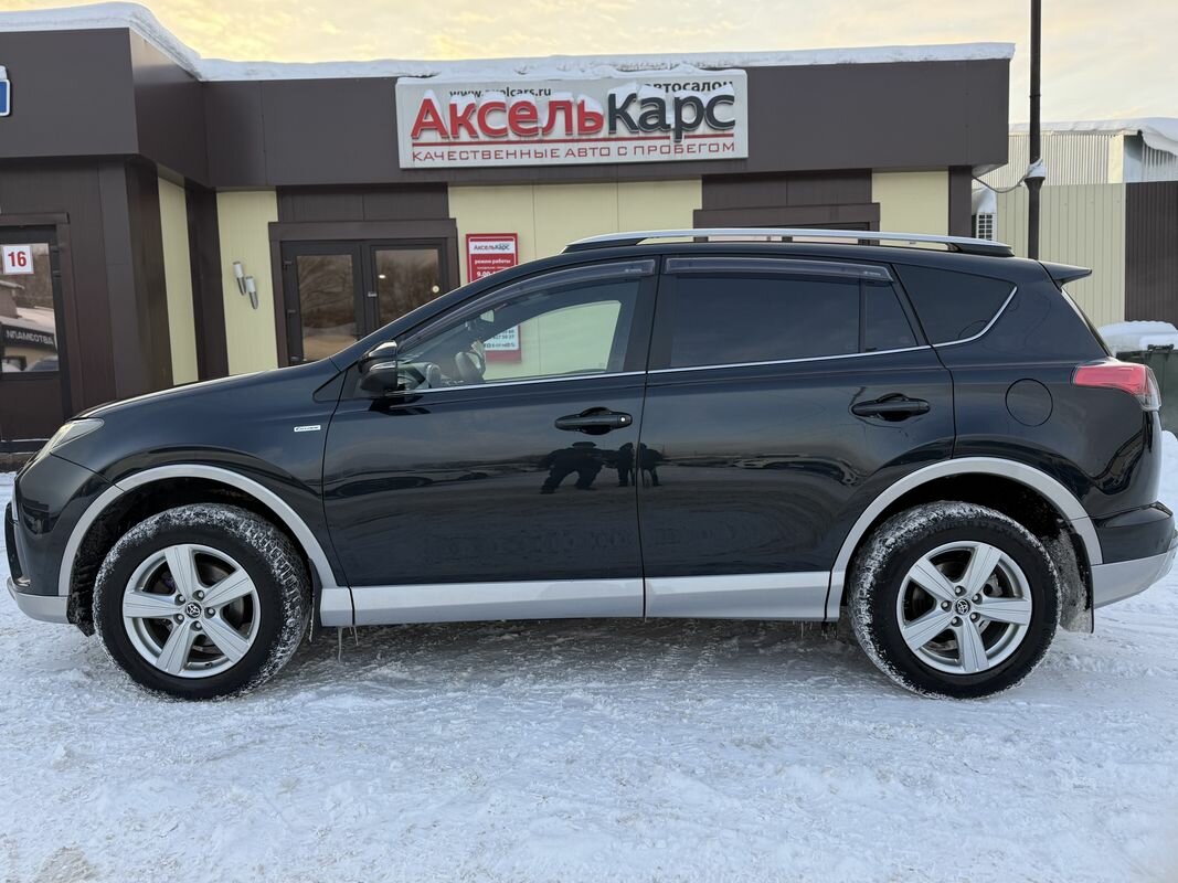 Toyota RAV4, IV (XA40) Рестайлинг Exclusive Внедорожник 5 дв. 2017 Черный 2.5 AT (180 л.с.) 4WD 125488 км